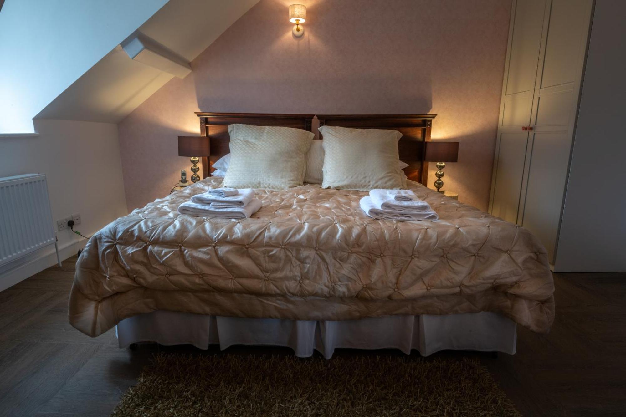 Croydon Hall Minehead Room photo